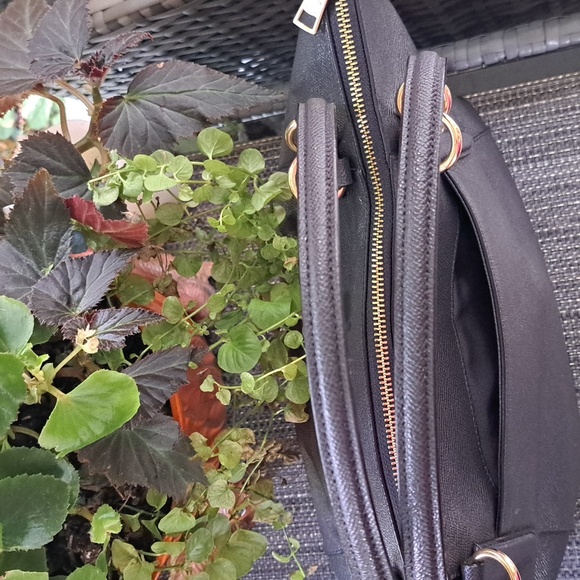 Coach Ava Navy Leather Shoulder/ Tote Excellent Condition - Picture 6 of 13